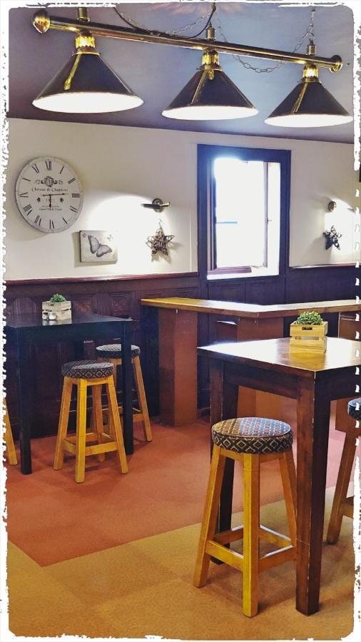 Hotel Le Bretagne Et Restaurant Le Papillon Gorron المظهر الخارجي الصورة
